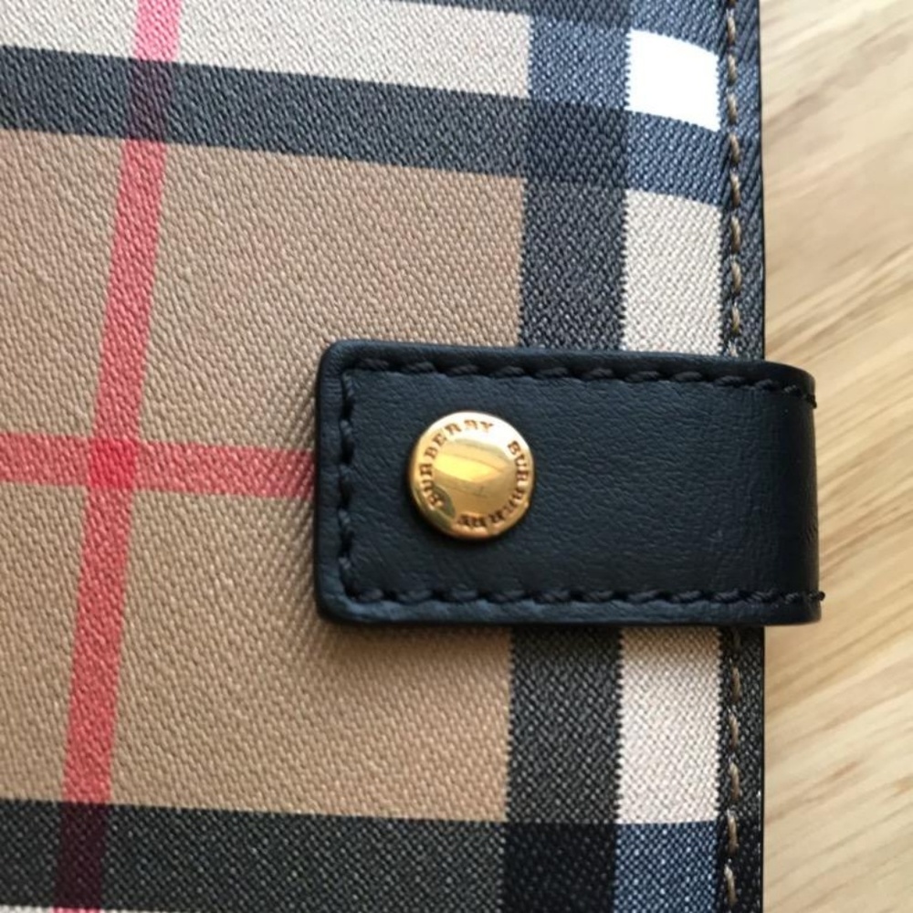 Burberry wallet